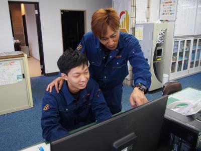 先輩社員が優しく指導！